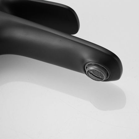 Смеситель Raffine F0185H на раковину черный