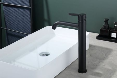 Смеситель для раковины Splenka S221 S221.15.06 на столешницу черный