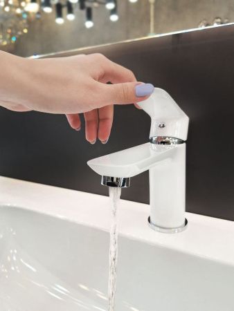 Смеситель AltroBagno Diretto AltroBagnoDiretto0107Bi на раковину белый