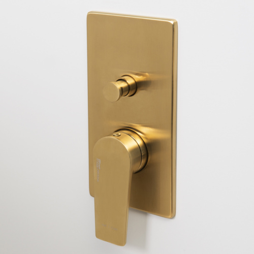 Смеситель для ванны и душа WasserKRAFT Aisch 5500 5561 встраиваемый золото - фото 3