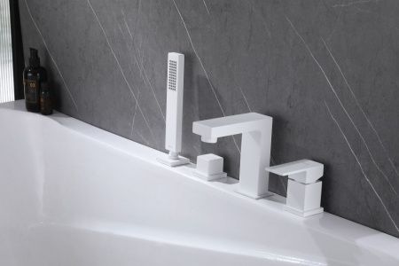Смеситель Abber Daheim AF8213W на борт ванны белый