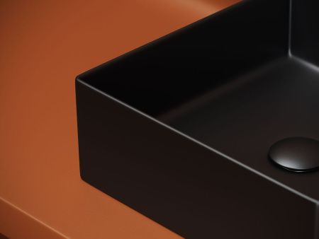 Раковина из сантехнического фарфора Ceramica Nova ELEMENT CN6068MB 40х40 накладная цвет черный без отверстий под смеситель